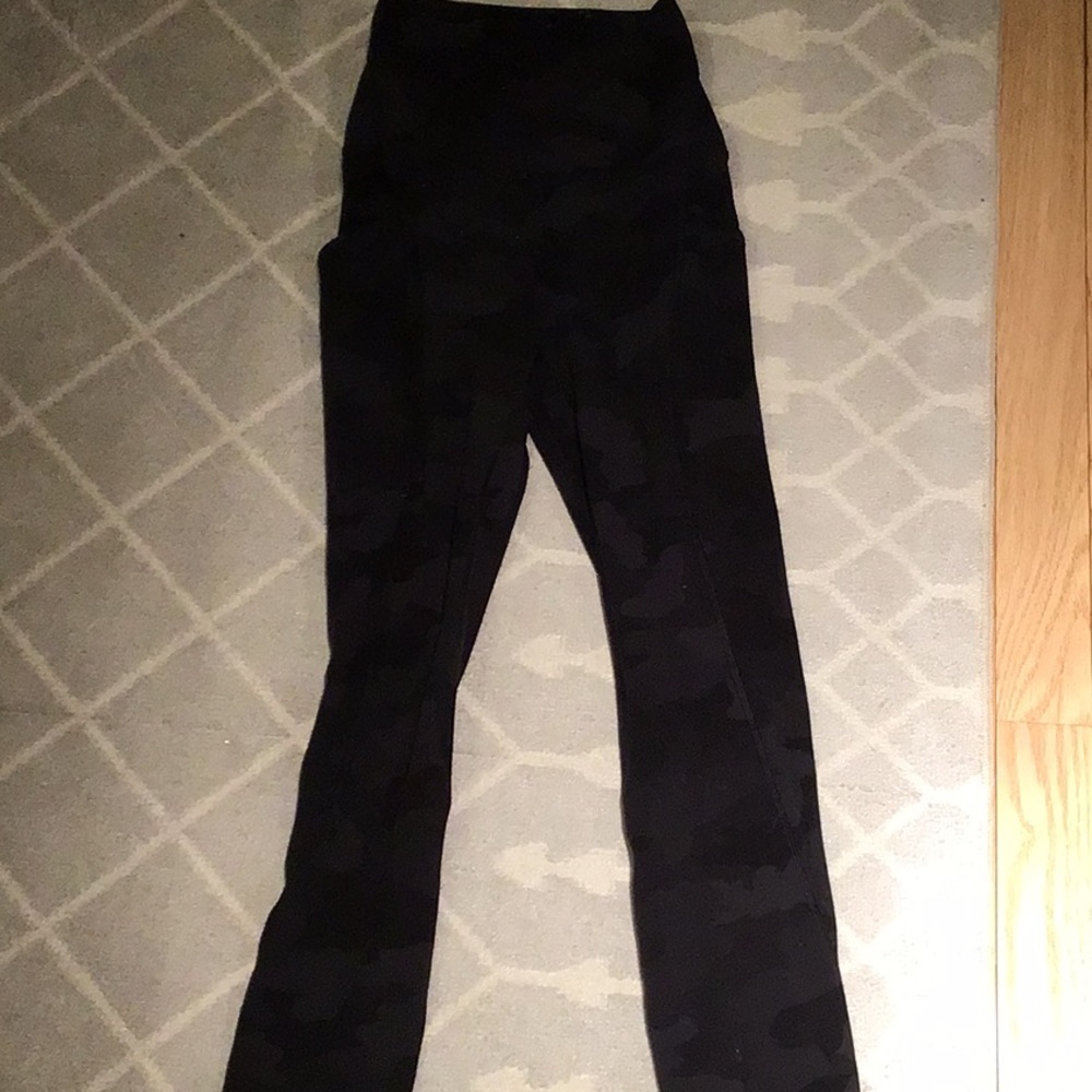 Lululemon Athletica Black Leggings with Elastic Waistband